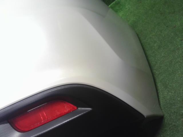 インプレッサ DBA-GT7 リアバンパー　Rバンパー　リフレクター　 57703FL230W6 自社品番250017　色K1X