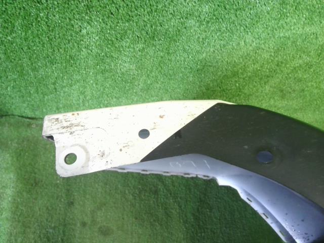 インプレッサ DBA-GT7 リアバンパー　Rバンパー　リフレクター　 57703FL230W6 自社品番250017　色K1X