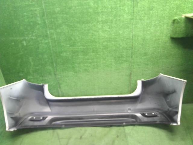 インプレッサ DBA-GT7 リアバンパー　Rバンパー　リフレクター　 57703FL230W6 自社品番250017　色K1X