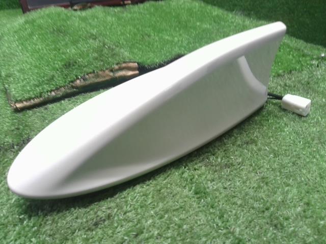 インプレッサ DBA-GT7 アンテナ　シャーク　ルーフ　 86321FL220W6 自社品番250017