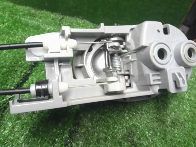 ＣＲ−Ｚ DAA-ZF1 右フロントドアロック インナーハンドル　運転席側　72110-SZT-J02 自社品番250021