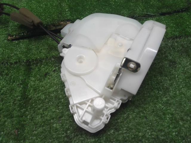 ＣＲ−Ｚ DAA-ZF1 左フロントドアロック インナーハンドル　助手席側　72150-SZT-J02 自社品番250021