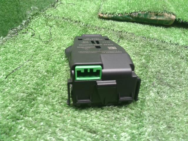 デイズルークス DBA-B21A フロントカメラ　コントローラー　284E7-6A00B 自社品番250024