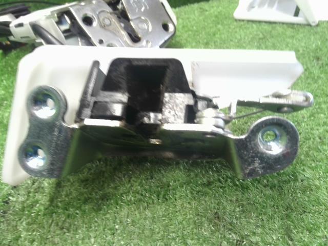 デイズルークス DBA-B21A 右リアドアロック イージークローザー　82503-6A01J 自社品番250024