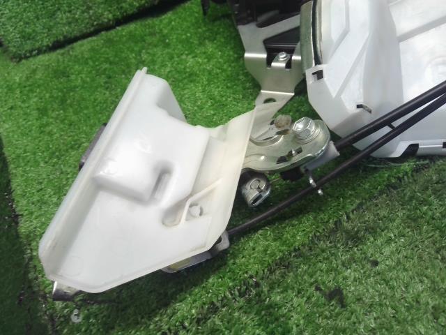 デイズルークス DBA-B21A 右リアドアロック イージークローザー　82503-6A01J 自社品番250024