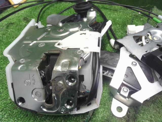 デイズルークス DBA-B21A 左リアドアロック イージークローザー　82503-6A01G 自社品番250024