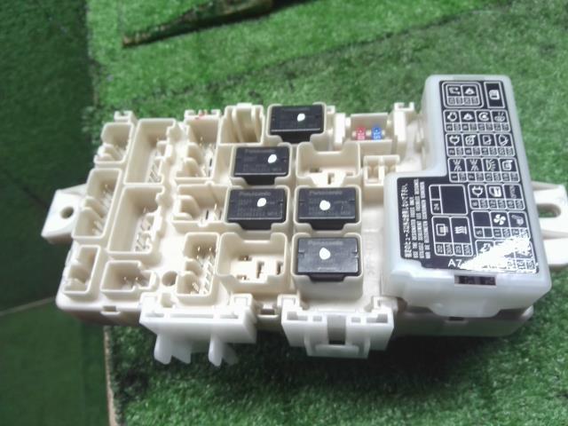 デイズルークス DBA-B21A 室内用　ヒューズボックス 24352-6A01B 自社品番250024