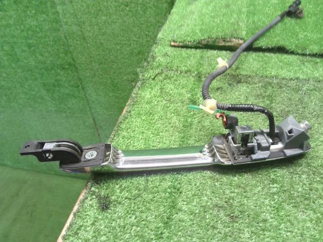 【中古】Ｎ－ＢＯＸ DBA-JF1 右フロントドア アウターハンドル 72140-TY0-N51 自社品番250033 YR586P