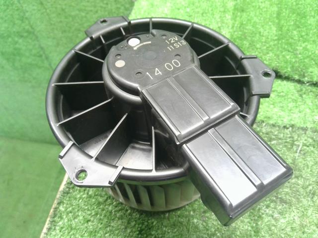 【中古】Ｎ－ＢＯＸ DBA-JF1 ヒーターブロアモーター 79310-TY0-003 自社品番250033 YR586P