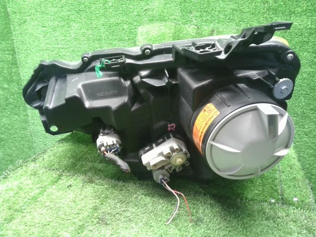 【中古】８６ DBA-ZN6 右ヘッドランプ ライト SU003-02548 自社品番250037 D6S