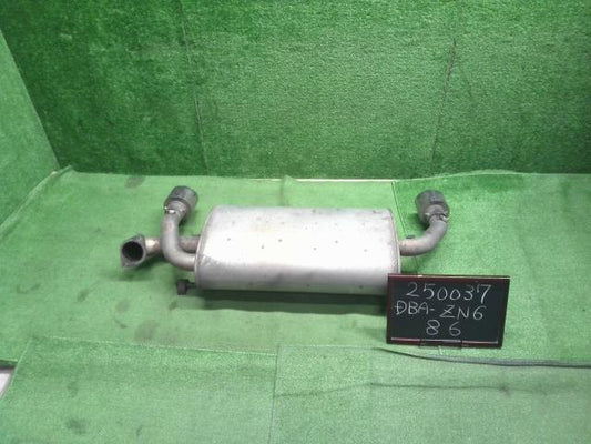 【中古】８６ DBA-ZN6 リアマフラー SU003-01121 自社品番250037 D6S