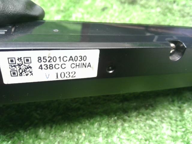 【中古】８６ DBA-ZN6 時計 ハザードスイッチ  自社品番250037 D6S