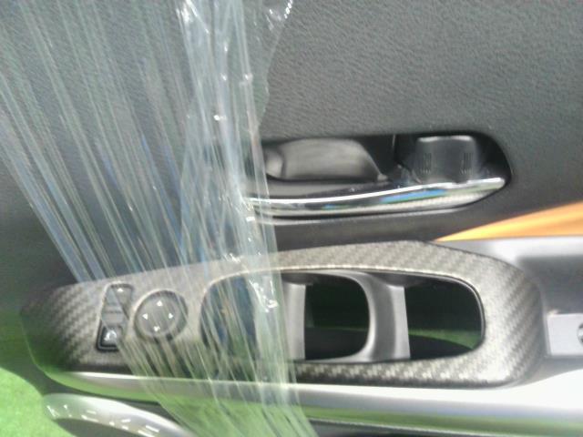 【中古】キックス 6AA-P15 右フロントドアトリム 内張り  自社品番250038 XDN