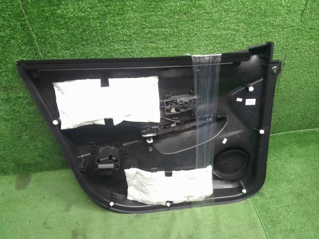 【中古】キックス 6AA-P15 右フロントドアトリム 内張り  自社品番250038 XDN