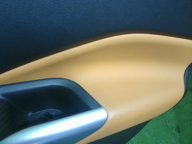 【中古】キックス 6AA-P15 右フロントドアトリム 内張り  自社品番250038 XDN