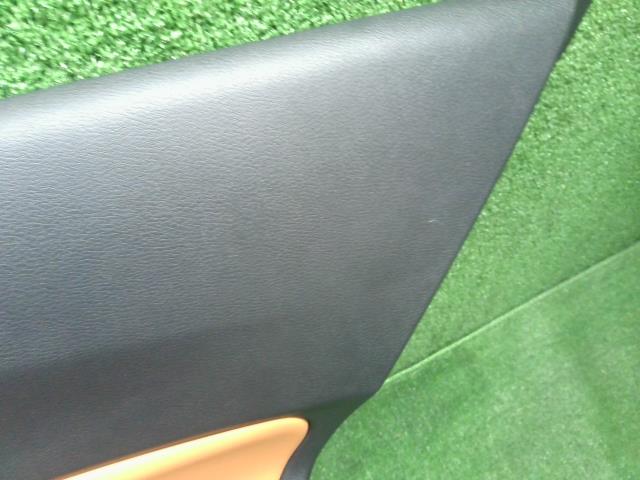 【中古】キックス  6AA-P15 右リアドアトリム 内張り  自社品番250038 XDN