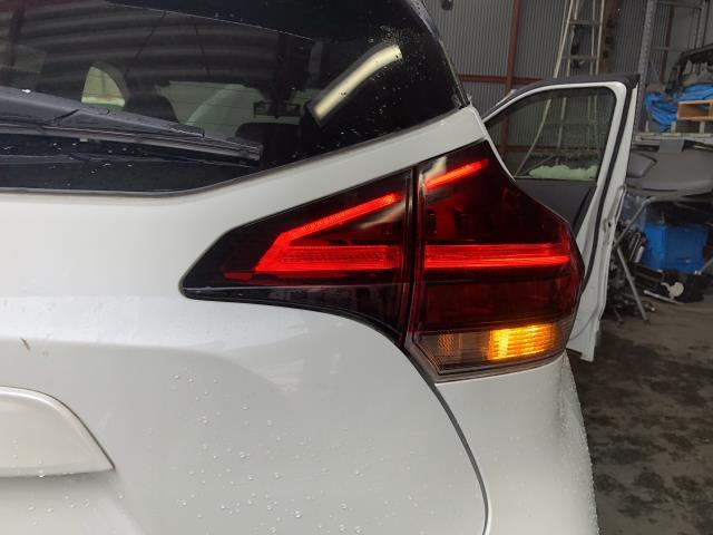 【中古】キックス 6AA-P15 右テールランプ 26550-5RY0A 自社品番250038 XDN