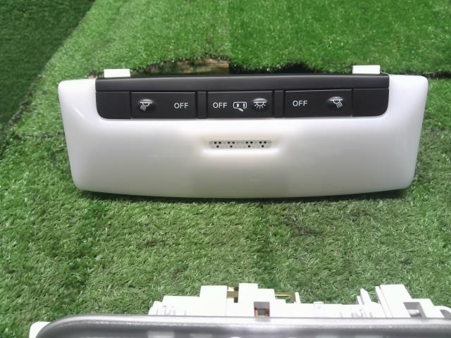 【中古】キックス 6AA-P15 ルームランプ  自社品番250038 XDN