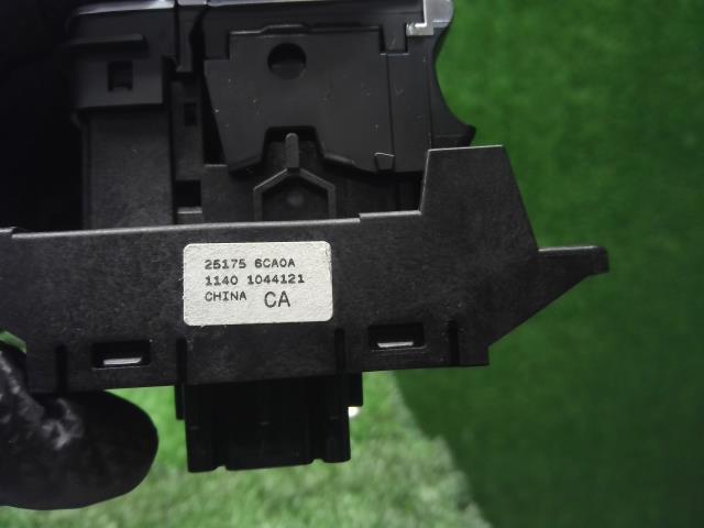 【中古】キックス 6AA-P15 パーキングスイッチ  自社品番250038 XDN