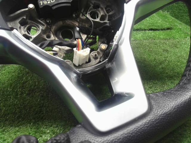 【中古】キックス 6AA-P15 ステアリングホイール ハンドル  自社品番250038 XDN