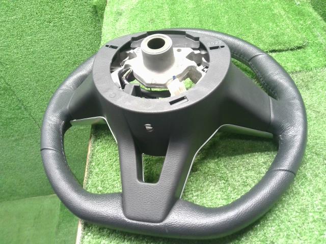 【中古】キックス 6AA-P15 ステアリングホイール ハンドル  自社品番250038 XDN