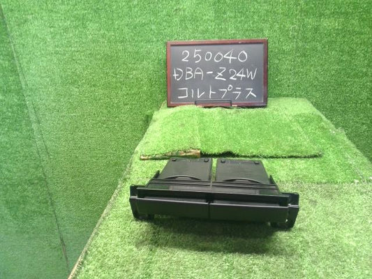 コルトプラス DBA-Z24W 純正 ドリンク カップホルダー MR962100XA 自社品番250040