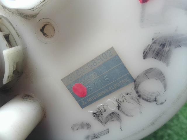 エブリィ EBD-DA64V フューエルポンプ タンク内燃料ポンプ　MITSUBISHI 15100-68812 自社品番250045