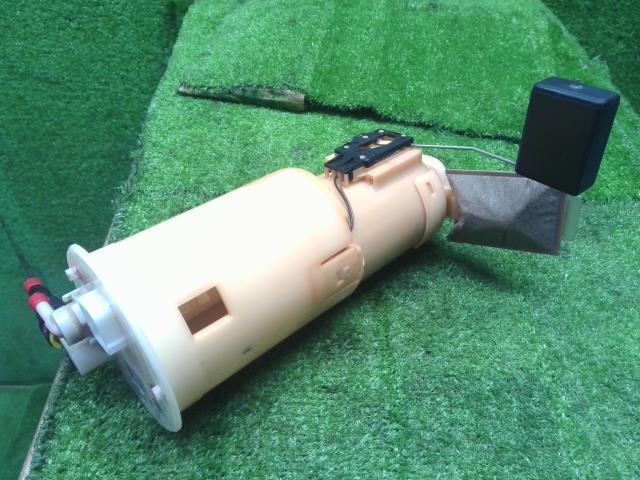 エブリィ EBD-DA64V フューエルポンプ タンク内燃料ポンプ　MITSUBISHI 15100-68812 自社品番250045