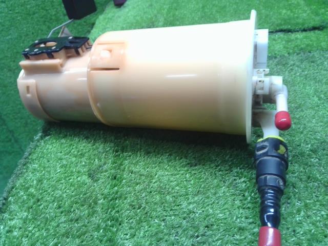 エブリィ EBD-DA64V フューエルポンプ タンク内燃料ポンプ　MITSUBISHI 15100-68812 自社品番250045