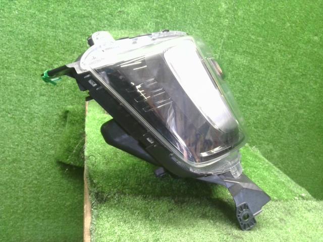 Ｎ−ＢＯＸ DBA-JF3 右ヘッドランプ　右ヘッドライト　運転席側　スタンレーW3106　LED 33100-TTA-J01 自社品番250050