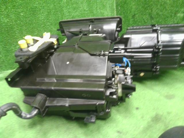 Ｎ−ＢＯＸ DBA-JF3 カーヒーター ケース ヒーターコア差込口 エキパン エバポレーター 79106-TTA-952 自社品番250050