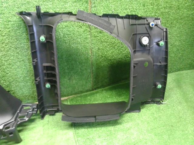 Ｎ−ＢＯＸ DBA-JF3 左リアクォータートリム上下セット 84186-TTA-N91ZA 自社品番250050