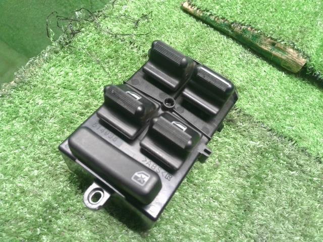 ミラ UA-L250S パワーウインドウスイッチ PWスイッチ 右フロントドア用 TOKAIRIKA514936 84802-B2040-030 自社品番250056