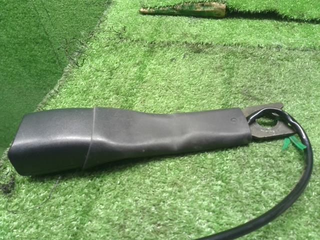 ミラ UA-L250S ドライバーシートベルト バックルのみ 運転席側　TOKAIRIKA B500  73230-B2050-030 自社品番250056