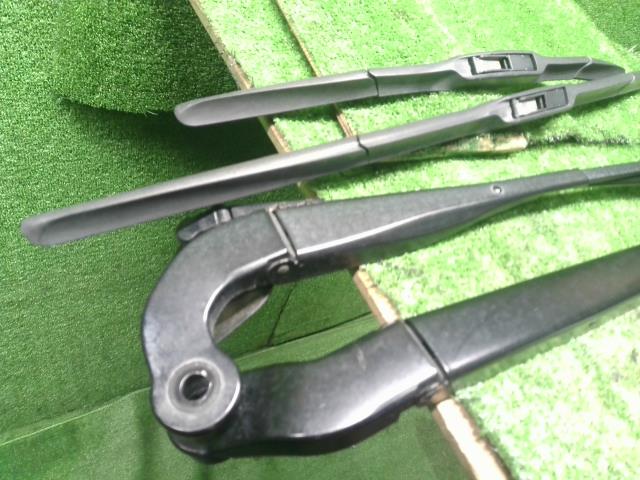 【中古】レクサス LS460 DBA-USF40 フロントワイパーアーム 85211-50160 自社品番250060 1J7