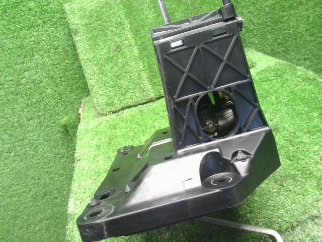 【中古】レクサス LS460 DBA-USF40 シフトレバー 33550-50570 自社品番250060 1J7