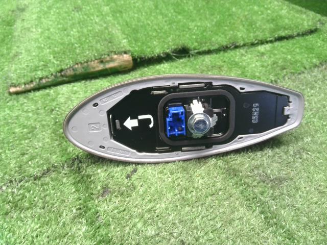 【中古】レクサス LS460 DBA-USF40 アンテナ 86760-53100 自社品番250060 1J7