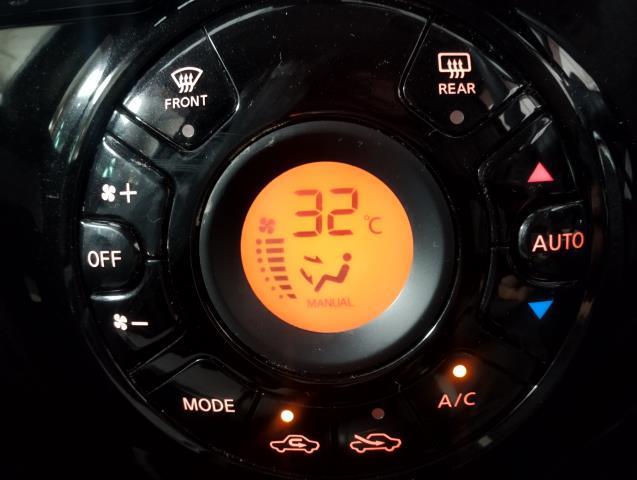 【中古】ノート DBA-E12 エアコン AC スイッチパネル 27500-3VS0B 自社品番250067 KH3