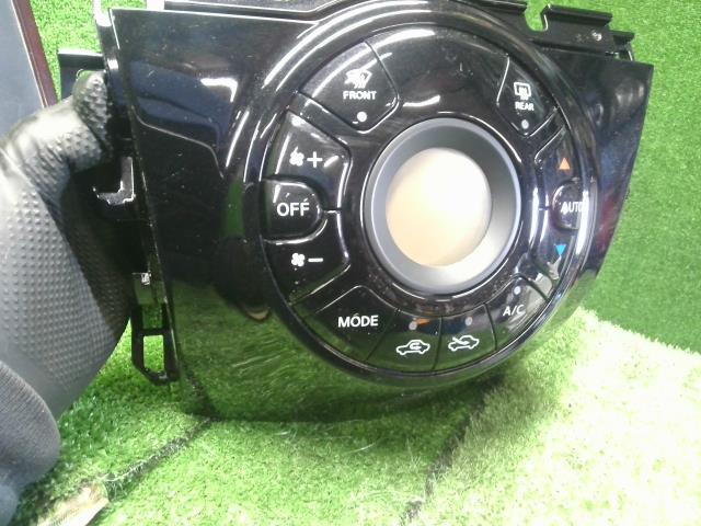 【中古】ノート DBA-E12 エアコン AC スイッチパネル 27500-3VS0B 自社品番250067 KH3