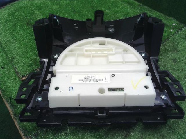 【中古】ノート DBA-E12 エアコン AC スイッチパネル 27500-3VS0B 自社品番250067 KH3