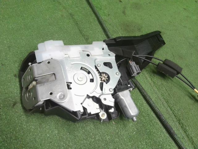 【中古】フリード DAA-GP3 左リアドアロック 72655-SYY-003 自社品番250073 B578M