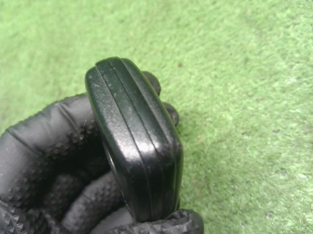 【中古】プリウス DAA-ZVW30 キーレスリモコン スマートキー 89904-47160 自社品番250076 070