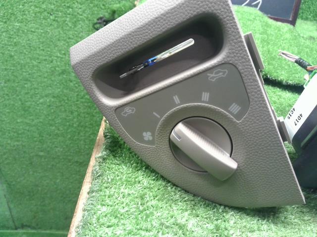 【中古】エブリィ EBD-DA64V エアコン AC スイッチパネル 74400-68H50-P4Z 自社品番250080 26U