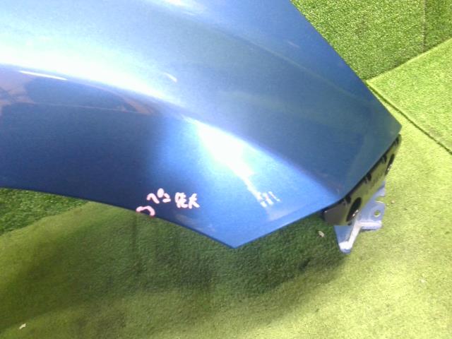 【中古】ノート DBA-E12 右フロントフェンダー F3100-5VAMA 自社品番250082 RAW