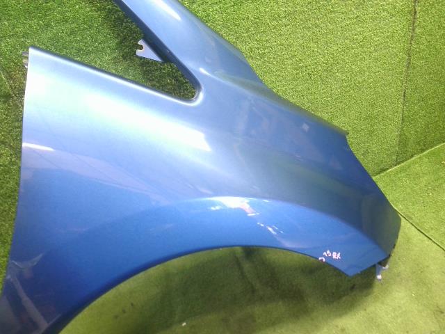 【中古】ノート DBA-E12 右フロントフェンダー F3100-5VAMA 自社品番250082 RAW