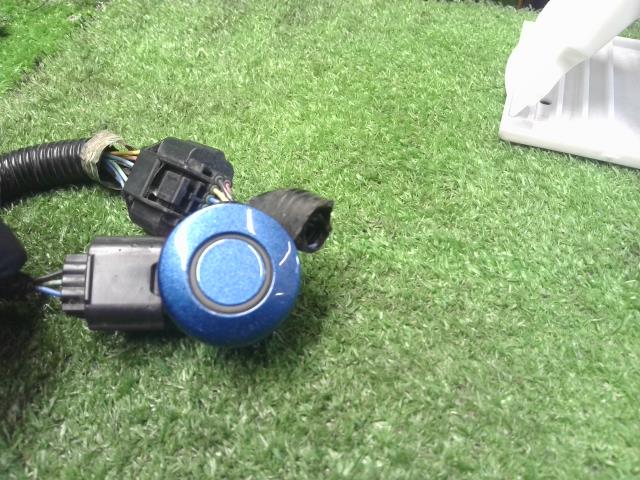 【中古】ノート DBA-E12 リアバンパー ソナー B8501-CN70A 自社品番250082 RAW