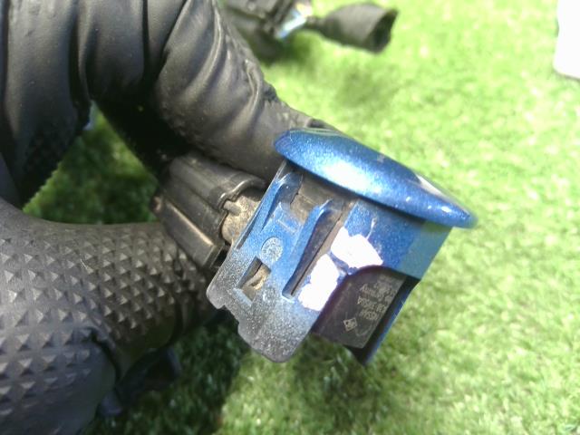 【中古】ノート DBA-E12 リアバンパー ソナー B8501-CN70A 自社品番250082 RAW