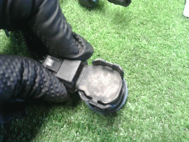 【中古】ノート DBA-E12 リアバンパー ソナー B8501-CN70A 自社品番250082 RAW