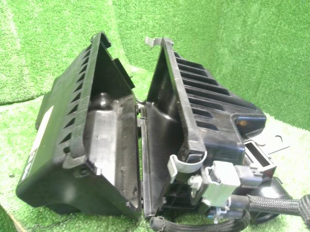 【中古】ルークス 4AA-B48A エアクリーナー 16500-7MA0B 自社品番250086 P26