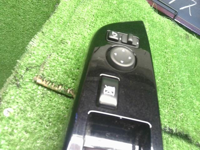 【中古】ルークス 4AA-B48A パワーウインドウ PWスイッチ  自社品番250086 P26